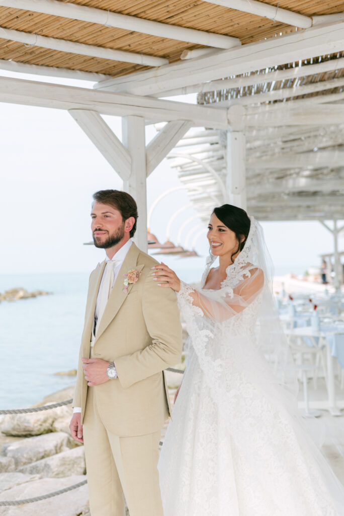 Le velo fotografia couple first look