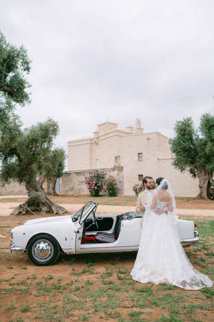 couple wedding photo shot by le velo fotografia