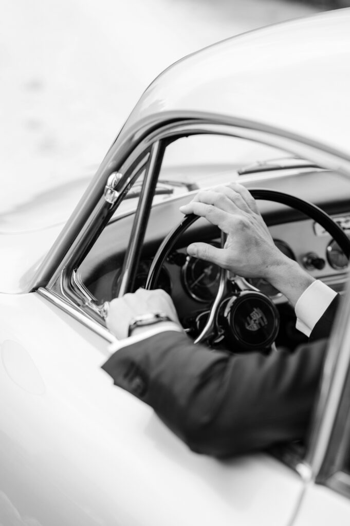 dettagli di lusso dello sposo