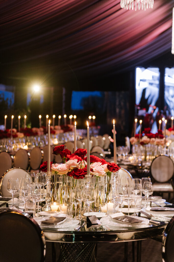 elegant wedding table decor le velo fotografia